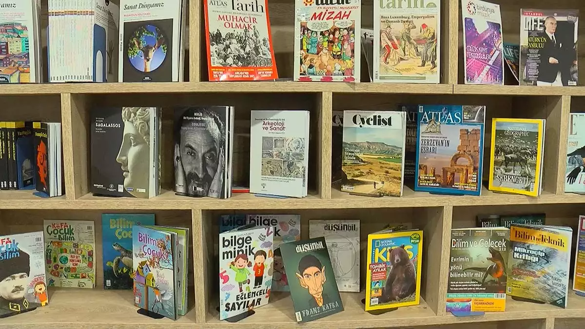 İstanbul'da seyahatin kalbi olan bayrampaşa'daki büyük i̇stanbul otogarı'nda, 12 bin kitaplı bir kütüphane kuruldu.