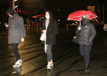 İstanbul'da sulu kar ve yağmur zor anlar yaşattı
