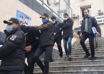 Yabancı uyruklu sahte polis çetesine operasyon