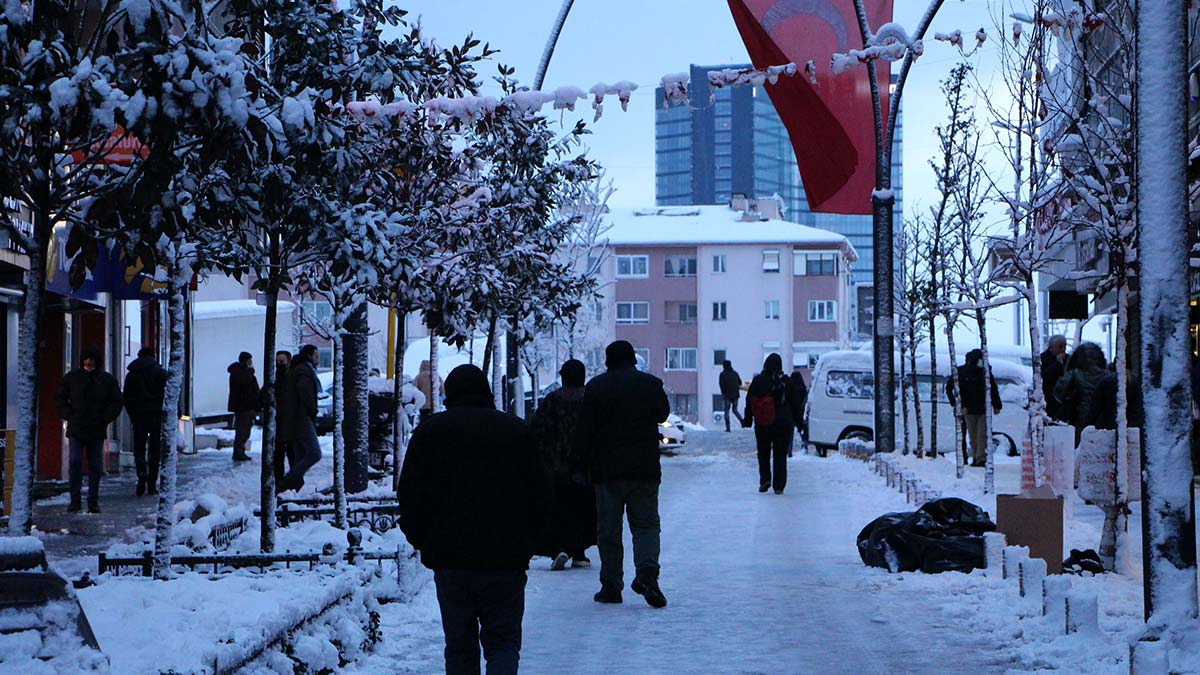Özel araçların trafiğe çıkması yasaklandı