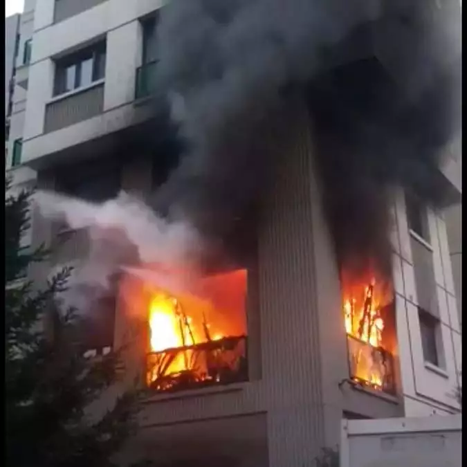 Kadıköy'de dairede yangın; 1 ölü
