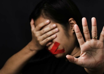 Oysa kadın olmak yok olacak kadar zor değildi