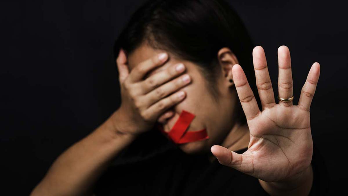 Oysa kadın olmak yok olacak kadar zor değildi