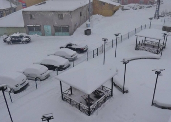 Karlıova'da kar yağışı nedeniyle okullar tatil oldu