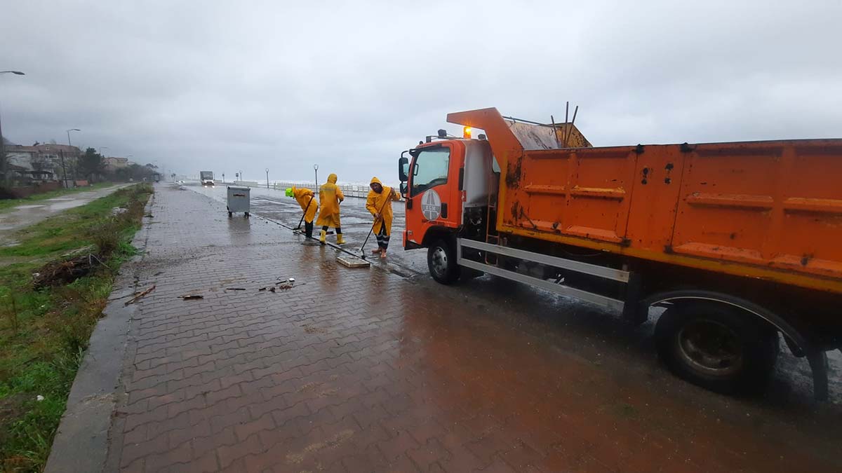 Cide'de sağanak ve fırtına