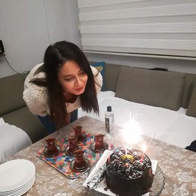 Mustafa Keleşoğlu, "Kızımın vasiyetiydi, organları hayat oldu. O insanlara yeni yıl hediyesi oldu. Kızım giderken dünyaya imzasını atıp gitti, gurur duyuyorum" dedi.