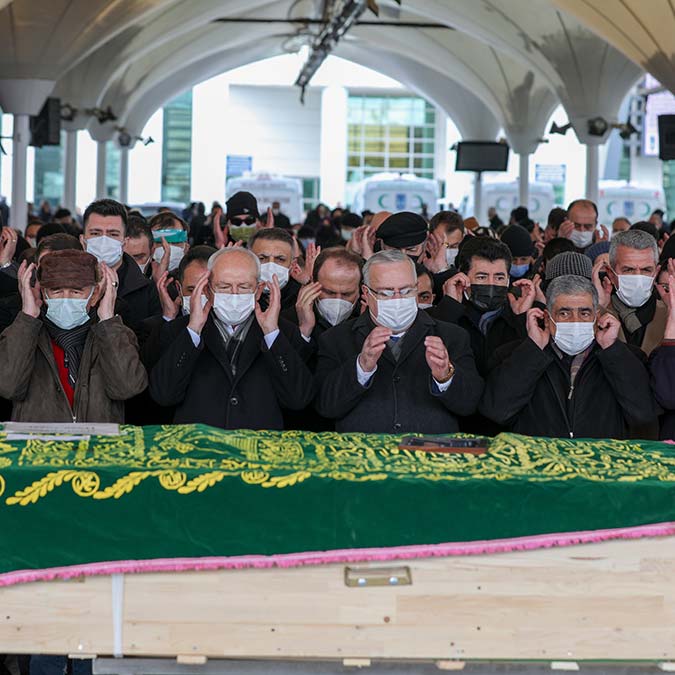 Kılıçdaroğlu nazif ekzen'in cenaze törenine katıldı