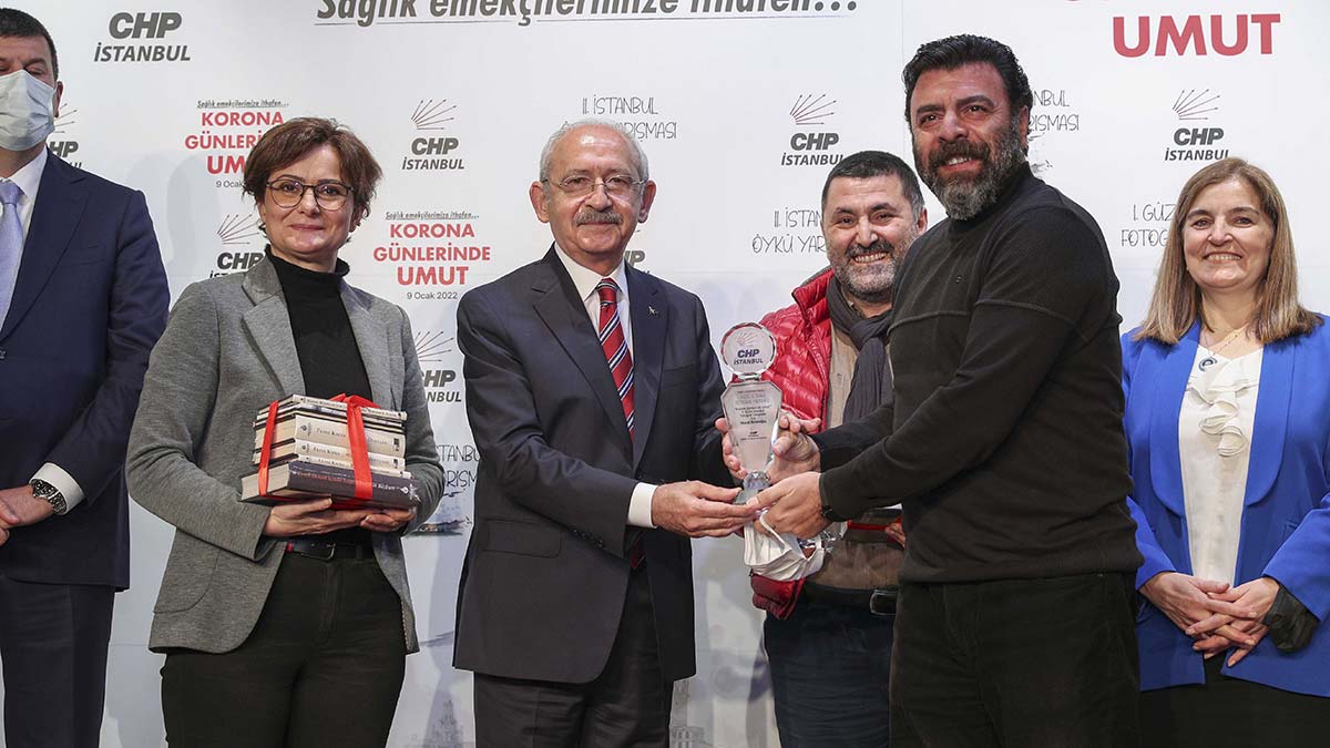 Sanatçıları baş tacı etmek bizim görevimizdir