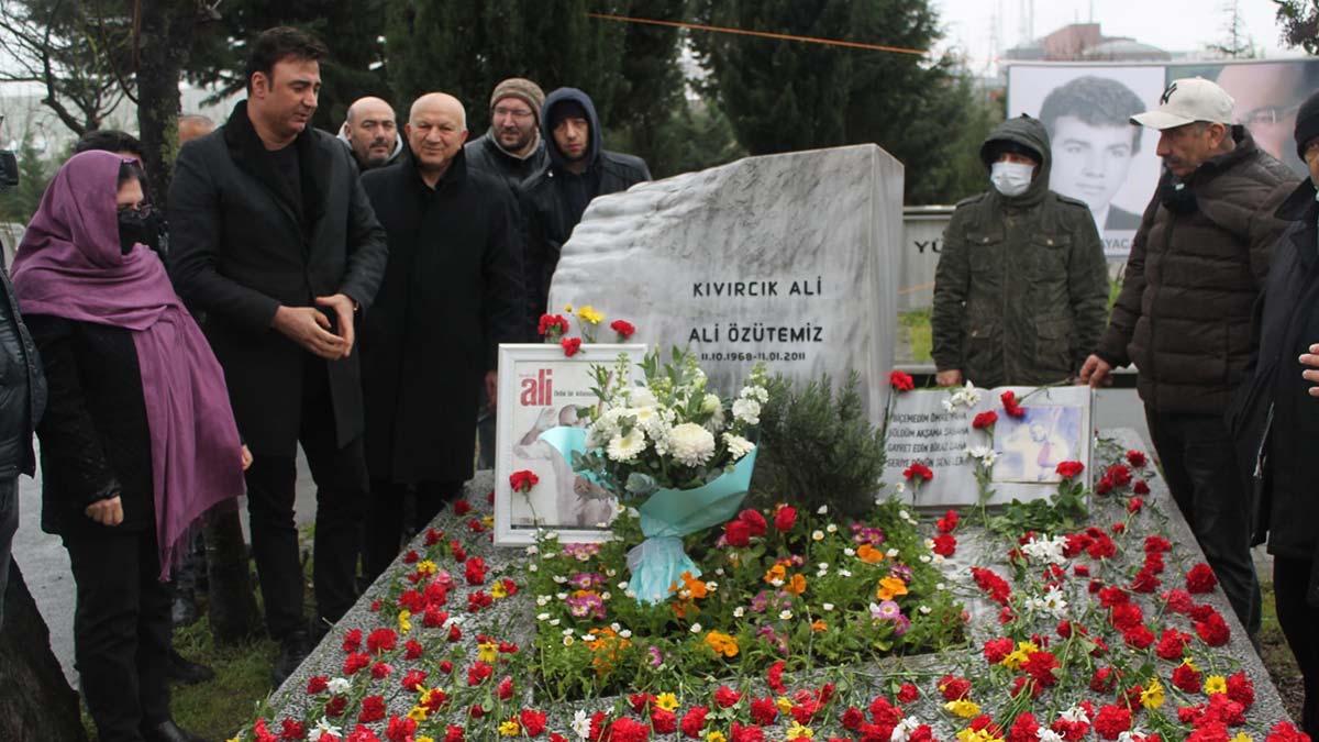 Kıvırcık Ali mezarı başında anıldı