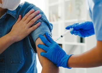 Omicron'a karşı aşı girişimleri var