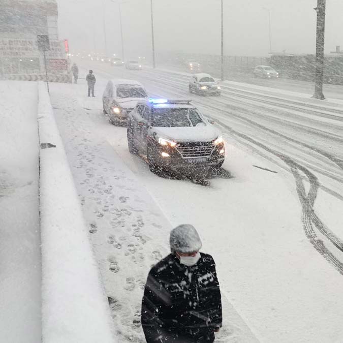 Olumsuz hava koşulları nedeniyle AVM'ler erken kapatılacak