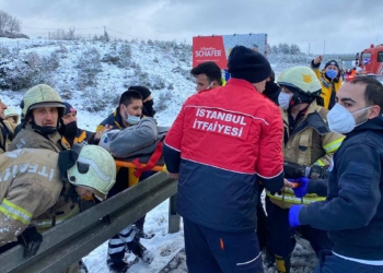 Kuzey Marmara Otoyolu'nda yolcu otobüsü şarampole yuvarlandı