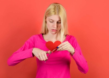 İnsan neden en çok en sevdiğine kızar?