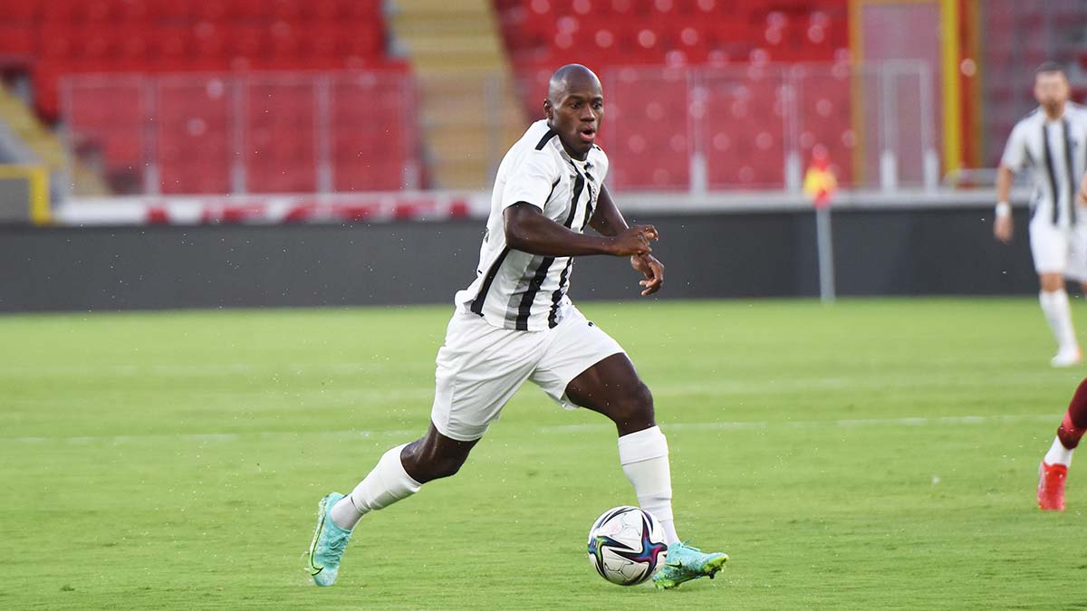 Dever Orgill sakatlandı