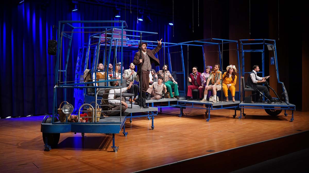 “Mavi Kuş” tiyatroseverlerle bir kez daha buluştu