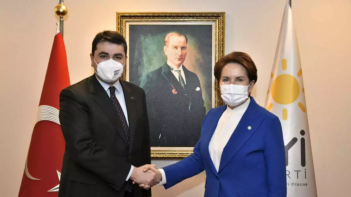 Meral akşener, millet i̇ttifakı bünyesinde 4 parti liderinin 'sokağa çıkın' çağrısında bulunmadığını söyleyerek, "kimsenin ağzından 'sokağa çıkmak' diye bir cümle çıkmamış" dedi.