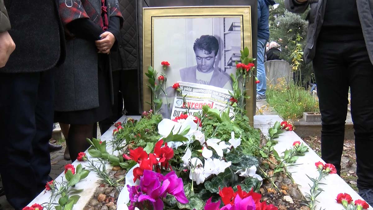 Metin Göktepe mezarı başında anıldı