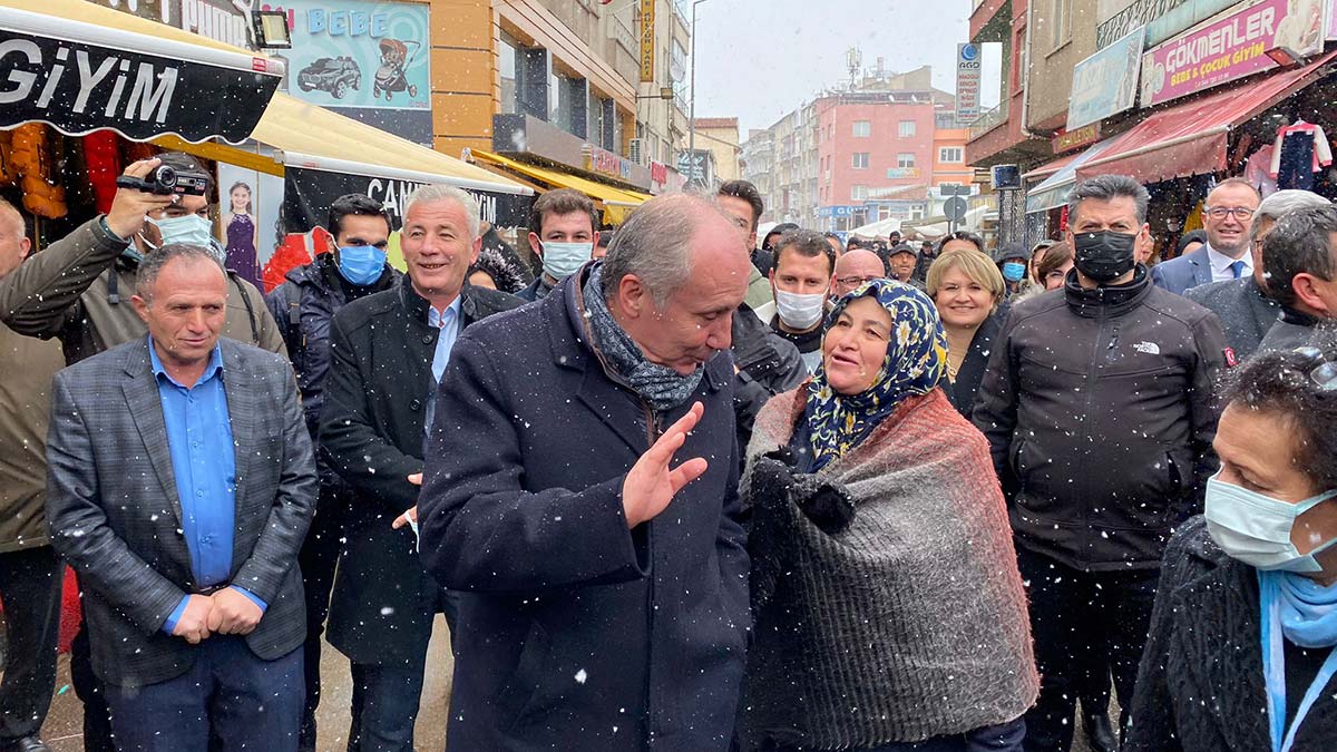 Teröristle milletvekilinin fotoğrafı olmaz