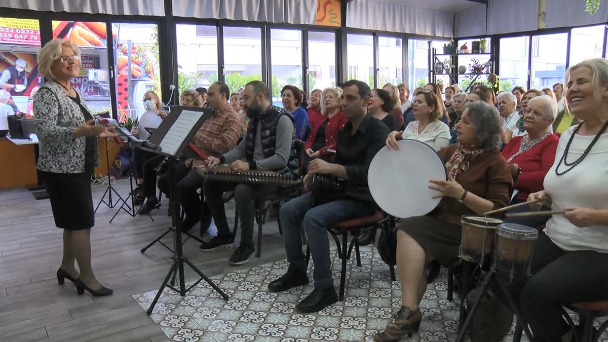 Bu korodakilerin müzik eğitimi yok