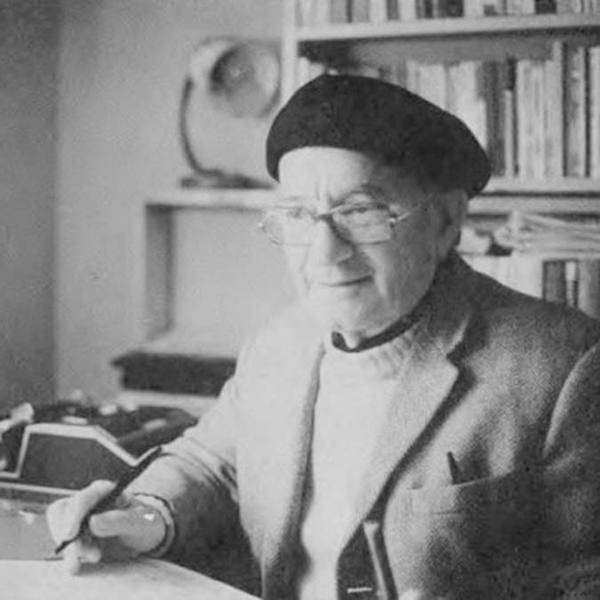 Niyazı BERKES Ayrıca bknz:https://tr.wikipedia.org/wiki/Niyazi_Berkes