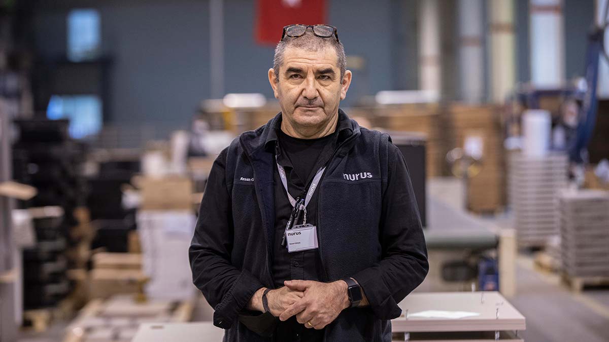 Ankara'da, 1927'de küçük marangoz atölyesinde faaliyete başlayıp, bugün 50 ülkeye ofis mobilyaları ihraç eden Nurus kendi kargo uçağını üretmeye hazırlanıyor.