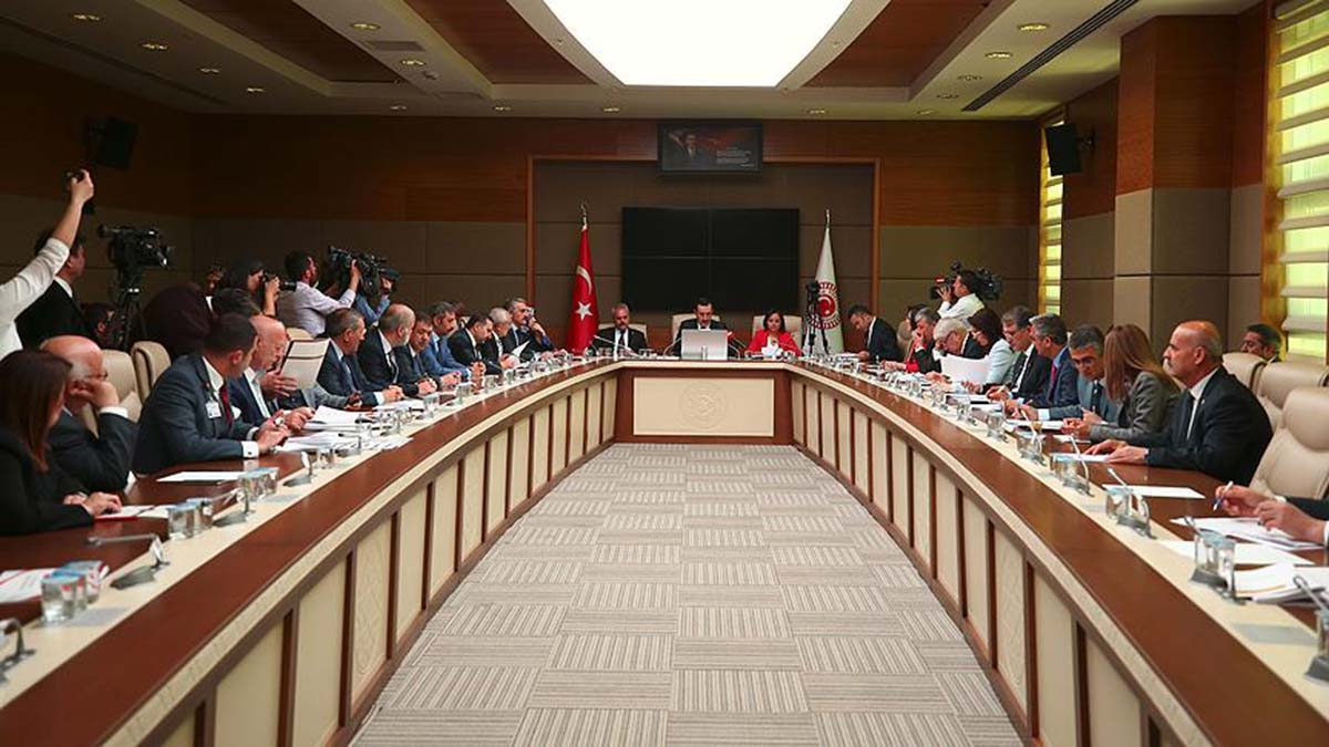 Öğretmenlik Meslek Kanunu Teklifi görüşmeleri başladı