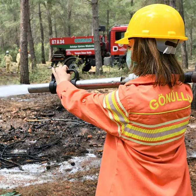 Orman yangınlarıyla mücadelede hedef 100 bin gönüllü