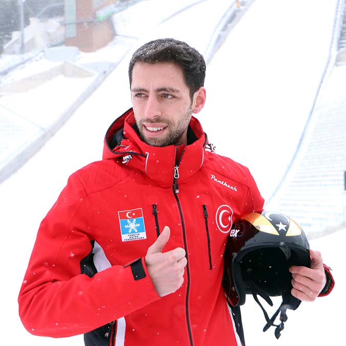 Milli sporcu Fatih Arda İpcioğlu çocuklara örnek oldu