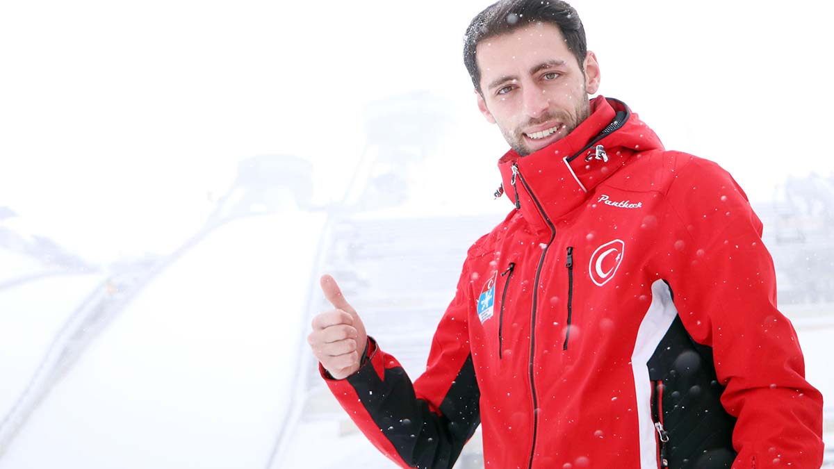 Milli sporcu Fatih Arda İpcioğlu çocuklara örnek oldu