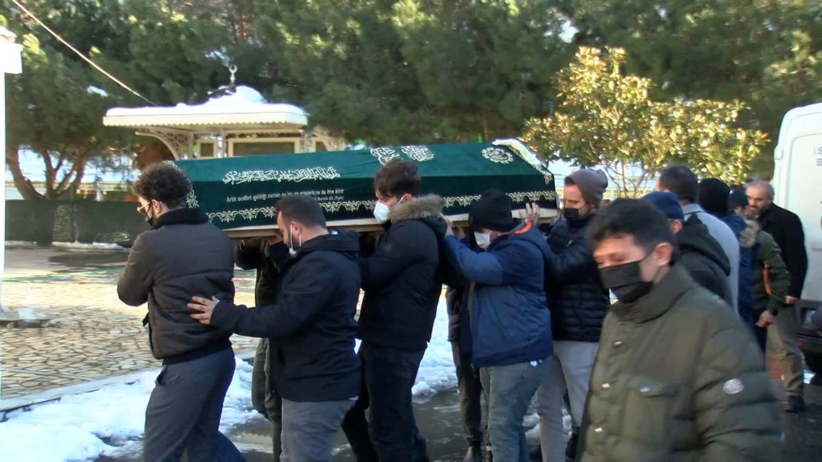 Haberiniz var mı ? Dört gün içerisinde 8 KADIN, yirmi sekiz gün içerisinde 24 KADIN öldürüldü. Kadın katliamı bitmiyor! Son kurban Nermin Celep.