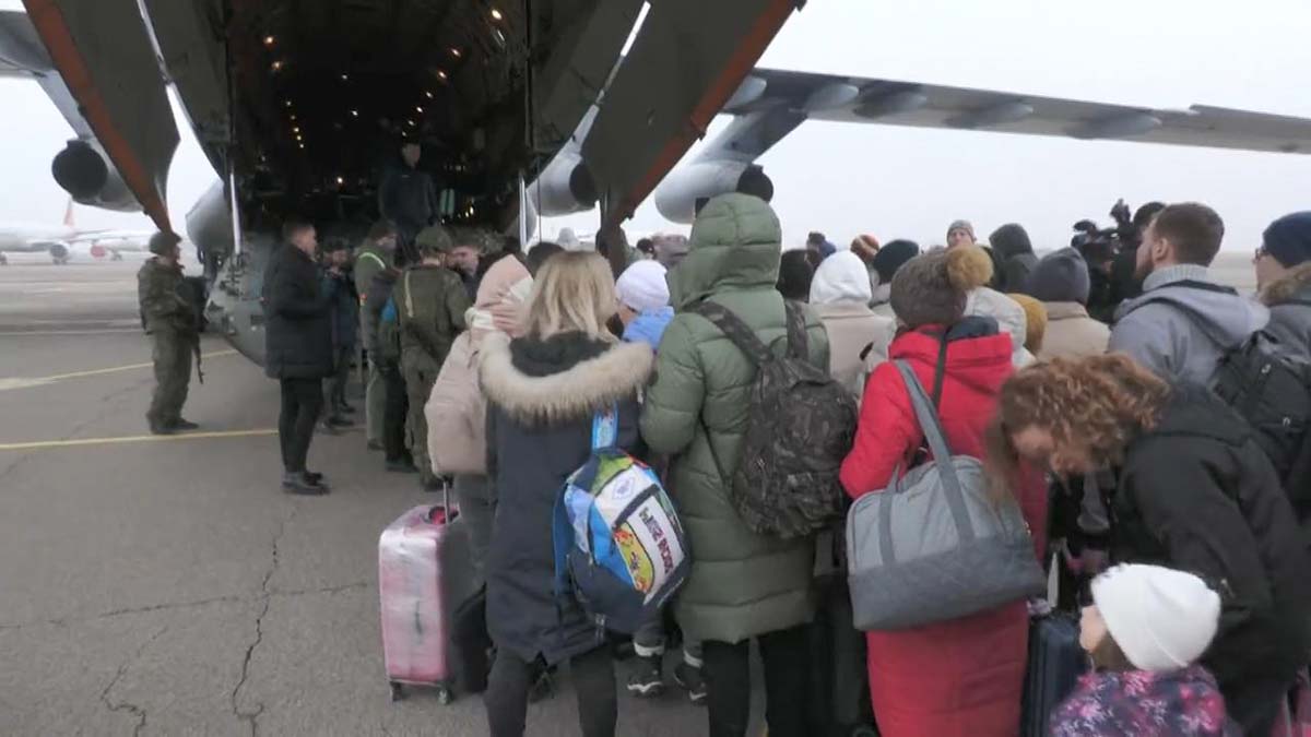 1461 Rus vatandaşı Kazakistan'dan tahliye edildi