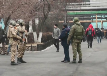 Kazakistan'dan tahliye devam ediyor