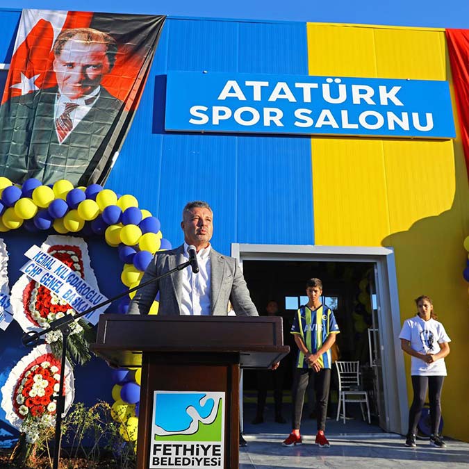 Sadettin Saran 22'nci spor salonunu açtı