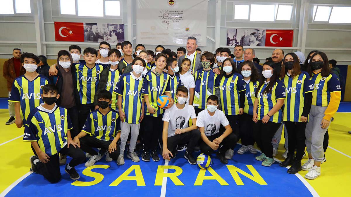 Sadettin Saran 22'nci spor salonunu açtı