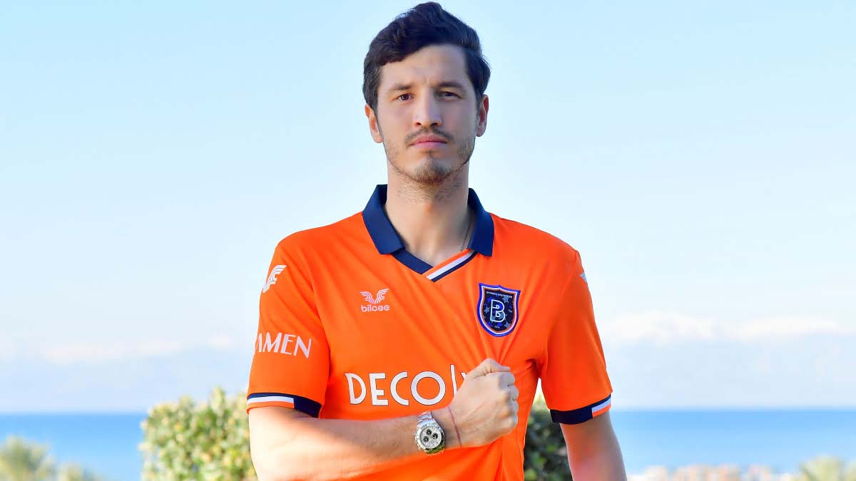 Başakşehir, Salih Uçan'ı kadrosuna kattı