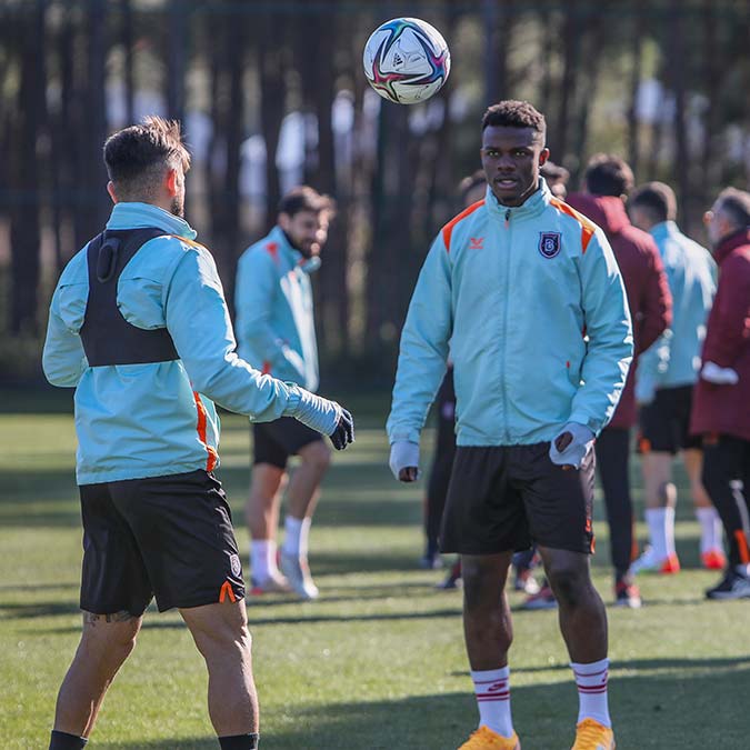 Salih Uçan ilk antrenmana çıktı