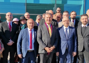 Pırlantadan alınmayan vergi ekmekten de alınmasın