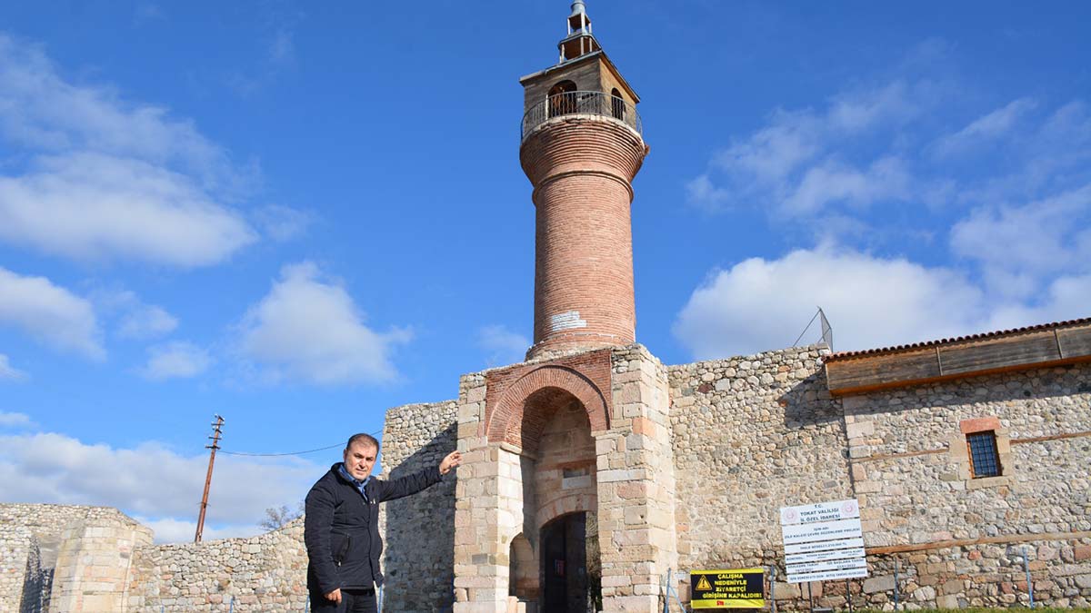 Zile Kalesi'nde çevre düzenlemesi yapılıyor