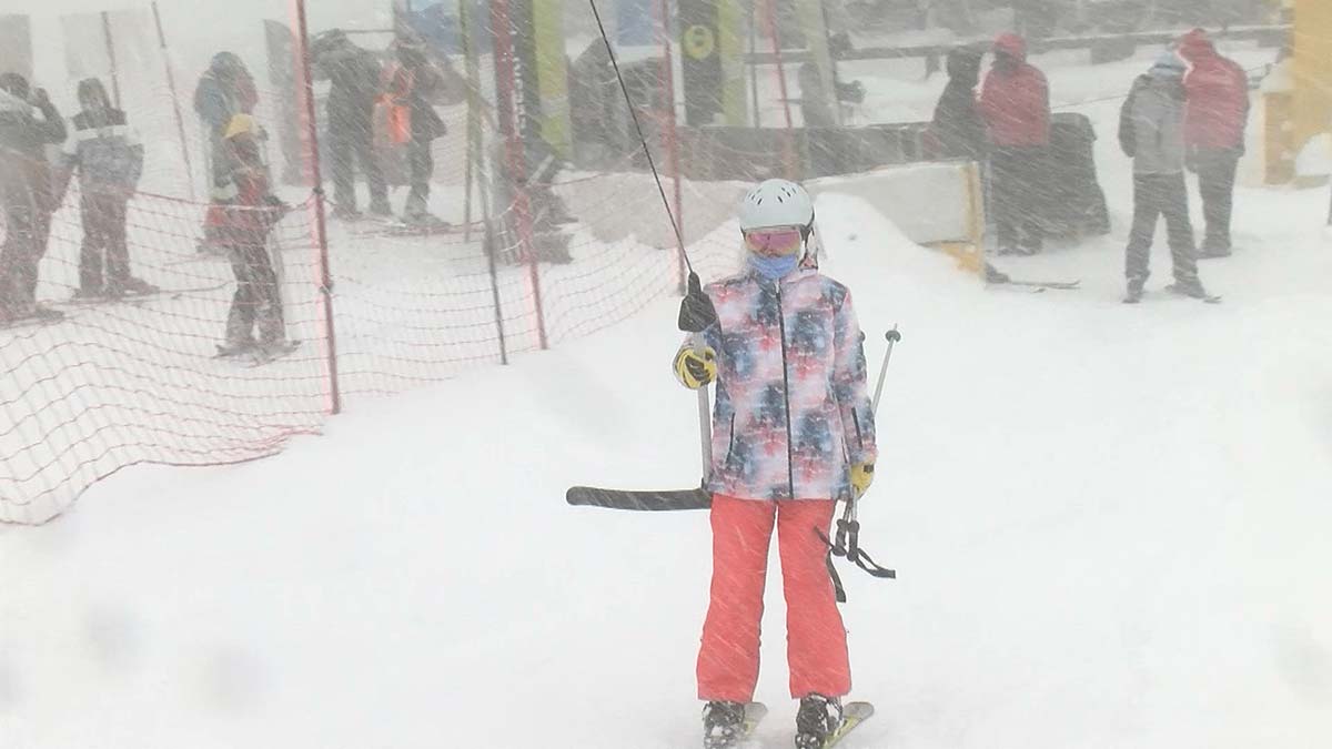 Uludağ'da yoğun sise rağmen pistler doldu