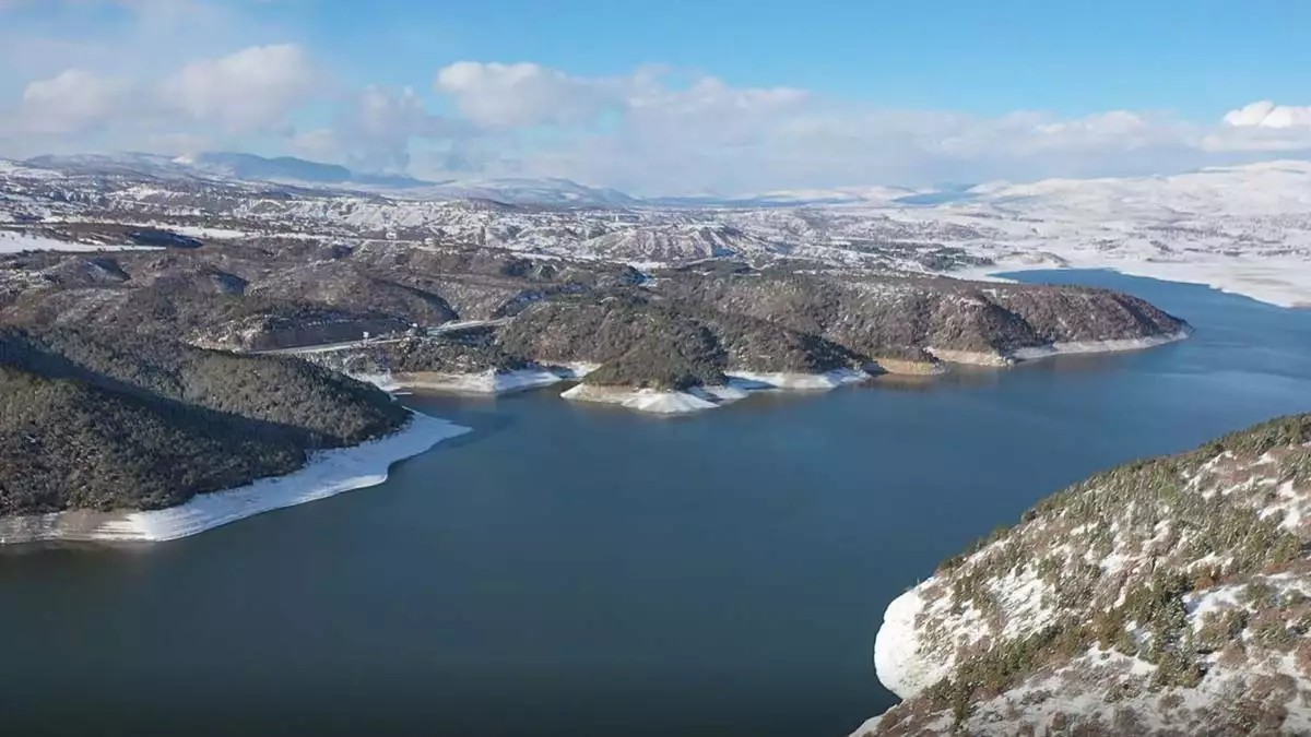 Türkiye genelinde ekim 2021'den itibaren artan yağışlar ve son dönemdeki kar yağışı içme suyu barajlarında doluluk oranlarını yükseltti.