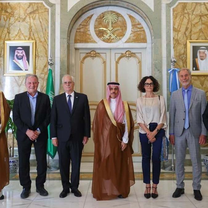 Prens Faisal Yunanistan'a geliyor