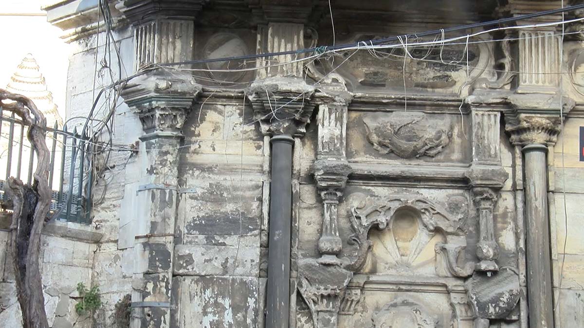 Nuruosmaniye Külliyesi sebili kilimlerle donatılmış