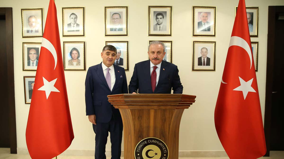 Mustafa Şentop Doha Büyükelçiliği'ni ziyaret etti