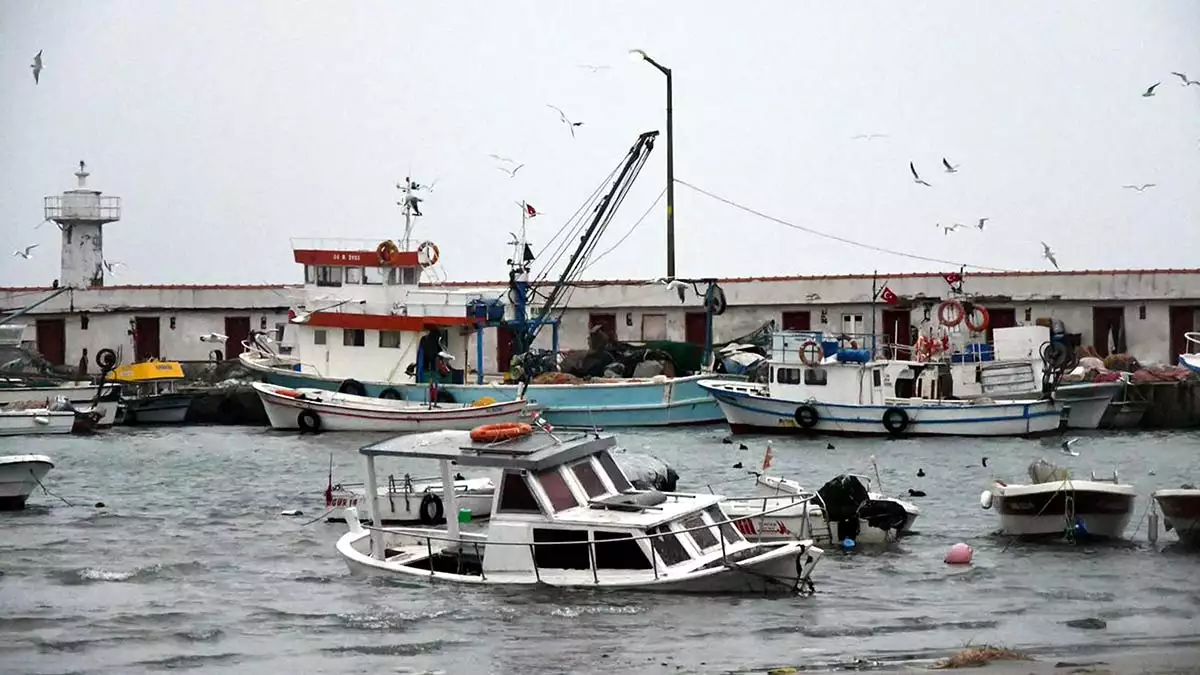 Tekirdağ'da kar yağışı ve fırtına