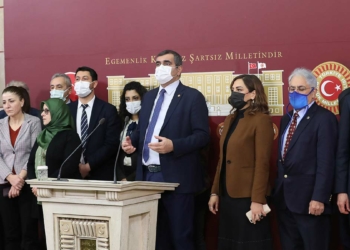TTB ile CHP'li vekillerden TBMM'de basın toplantısı