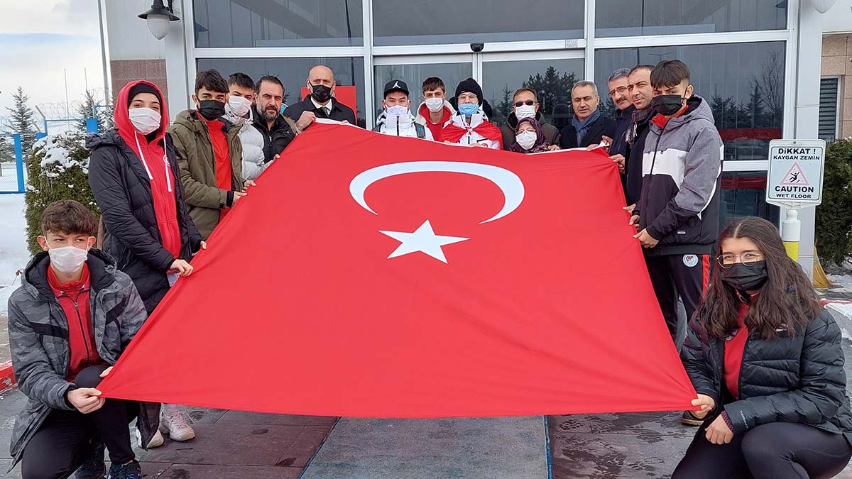 Furkan Akar Pekin'e uğurlandı