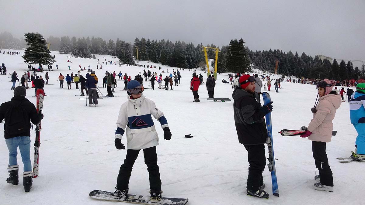 Uludağ'da yeni yılın ilk hafta sonunda pistler doldu