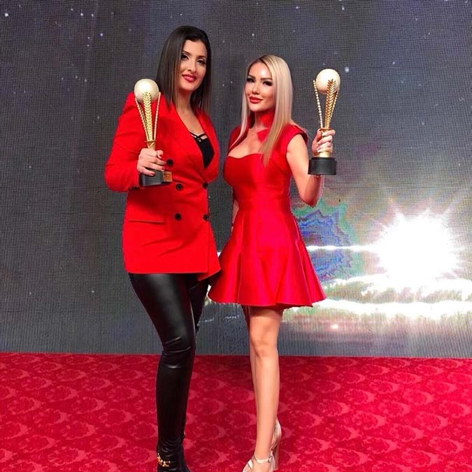 Esin Yum yılın televizyon programcısı ödülünü aldı