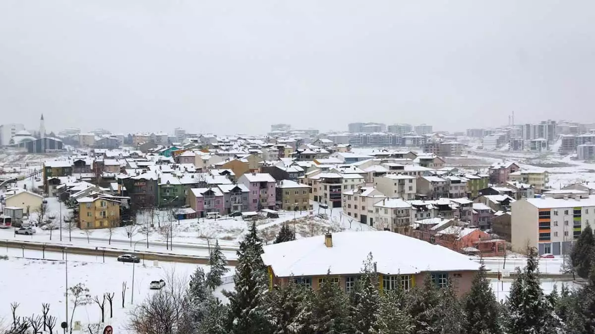 Uşak'ta okullara kar tatili