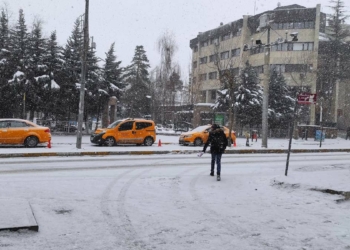 Van'da 1018 yerleşim yerine ulaşım yok